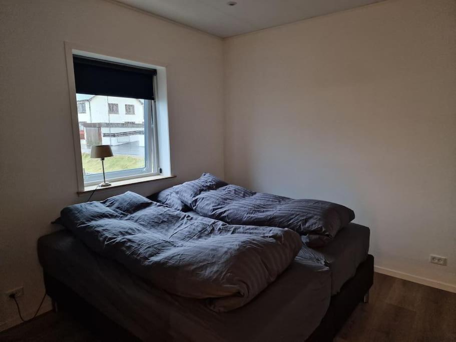 OyndarfjordurNew Flat With Hot Tub - No1アパートメント エクステリア 写真